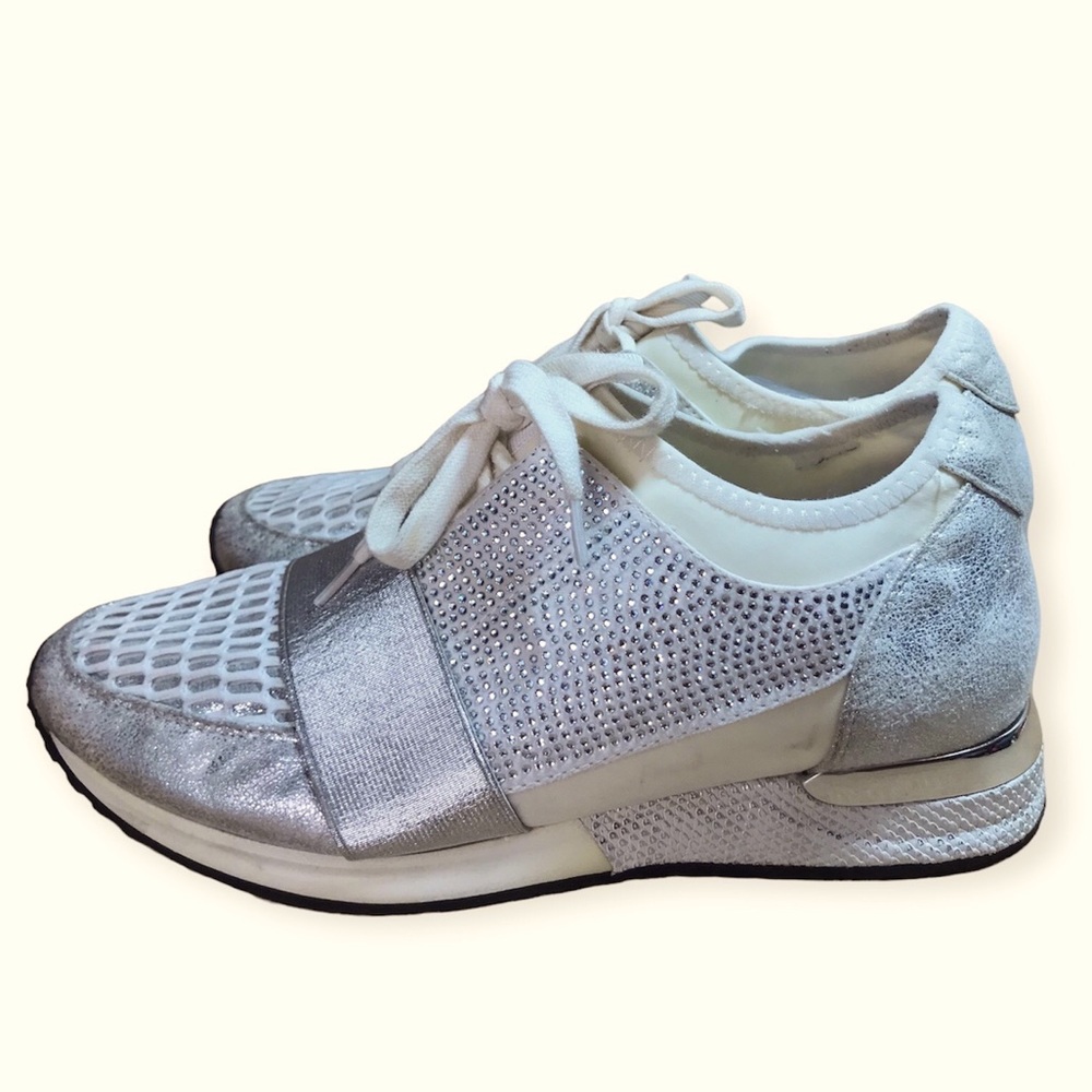 LS Cream and Silver Metallic Fashion Sneakers Size EU 40 US 9